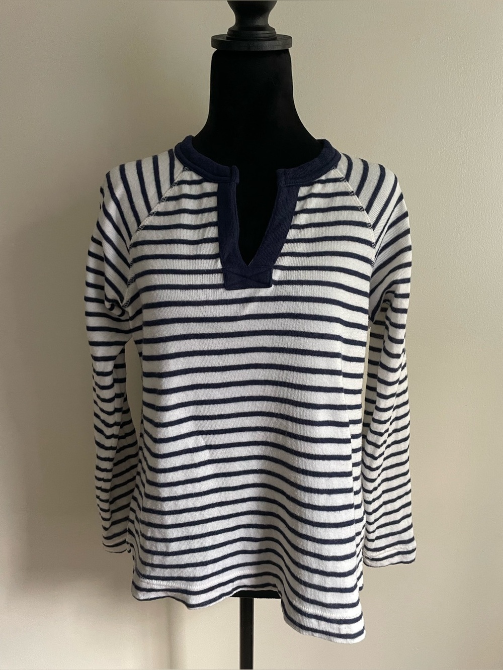 Old Navy Striped Split V-Neck Raglan Top White Navy Cotton S